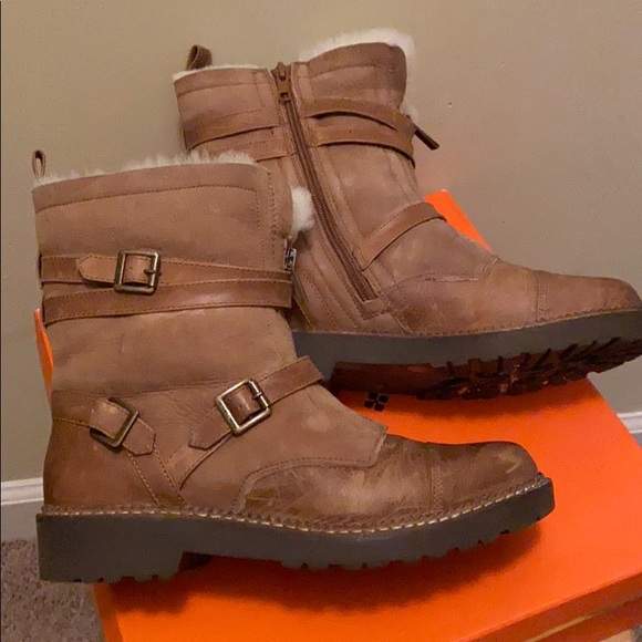 Boots - Picture 4 of 5